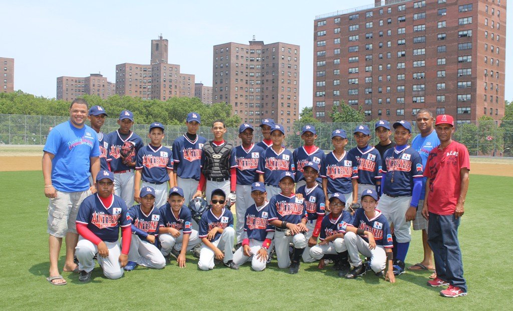 Equipo de beisboll  de Moca representando Republica Dominicana en New York